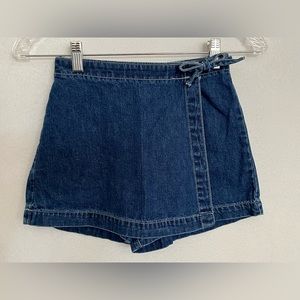 Girls size 6/7 Old Navy denim skort